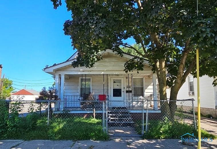 1st image of 221 E Central Ave