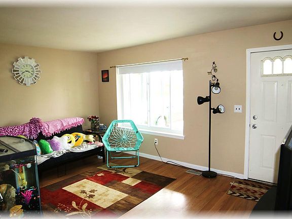 5th image of 34324 New York St