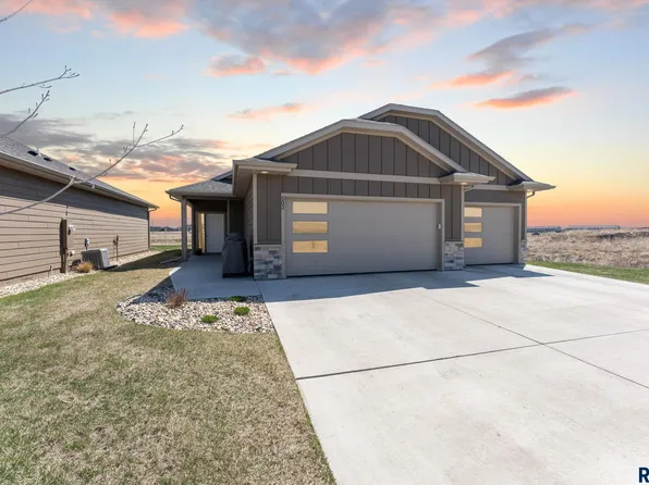 502 Prairieside Trl, Harrisburg, SD 57032