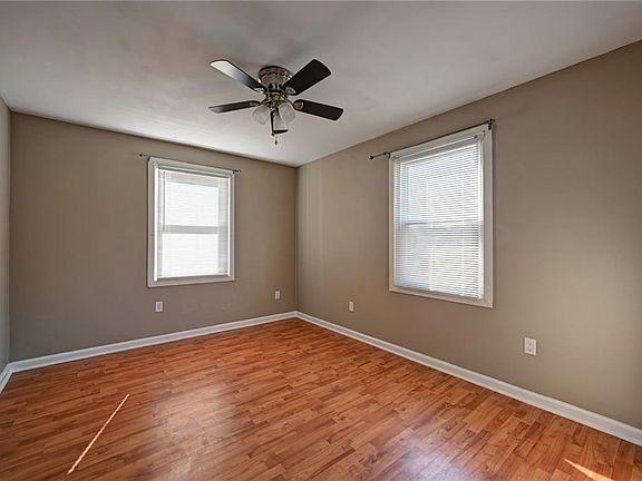3rd image of 6214-16 Warrington Dr