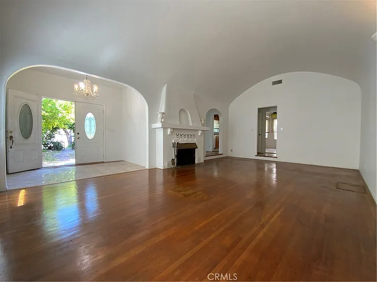 122 E Linda Vista Ave — Photo 7