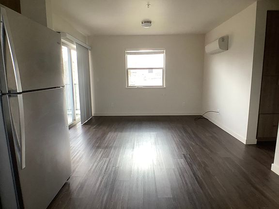 2nd image of 33 N Mountain Ave