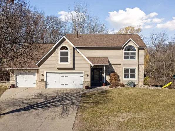 2249 Kenwood Ct, Saint Paul, MN 55117
