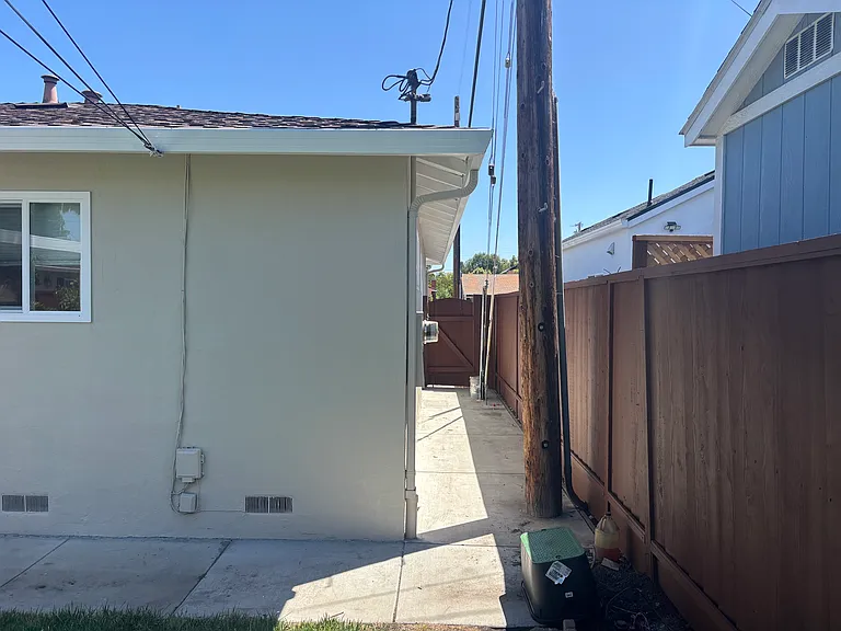 686 Kiely Blvd — Photo 18