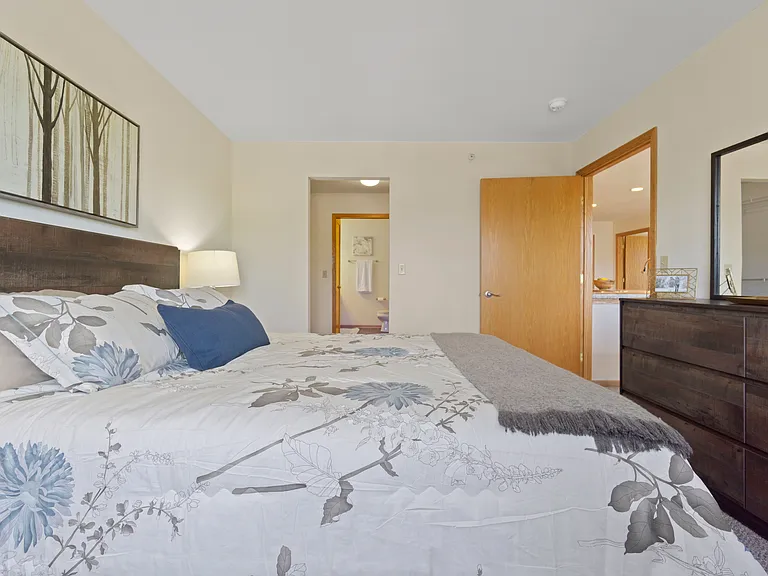 Saddlebrook Apartments Primary Bedroom