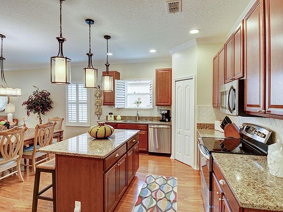 3rd image of 6114 NW Wild Cotton Way