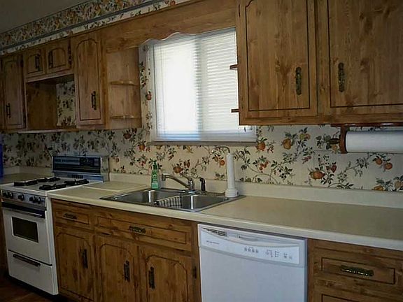 4th image of 303 Sloan Ave