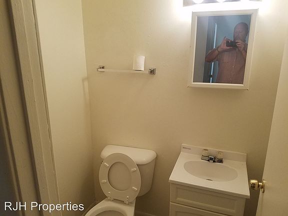 5th image of 6330 W Florist Ave APT 3