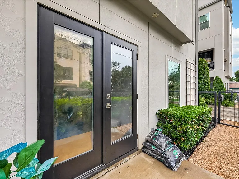 1604 Ovid St #B — Photo 44