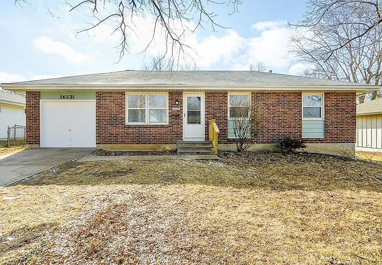 16531 E Cogan Dr — Photo 1
