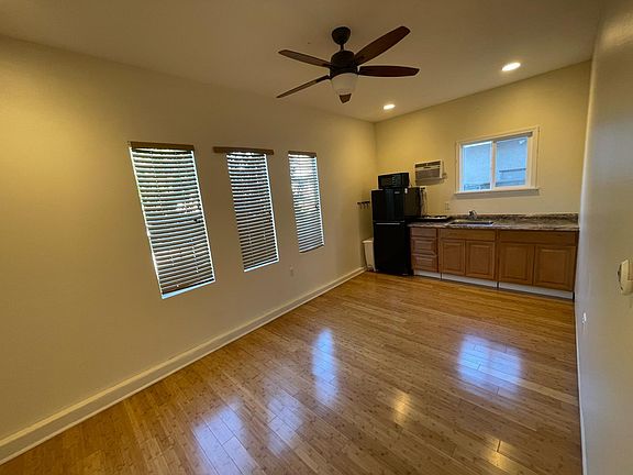 3rd image of 1863 Almagro Ln