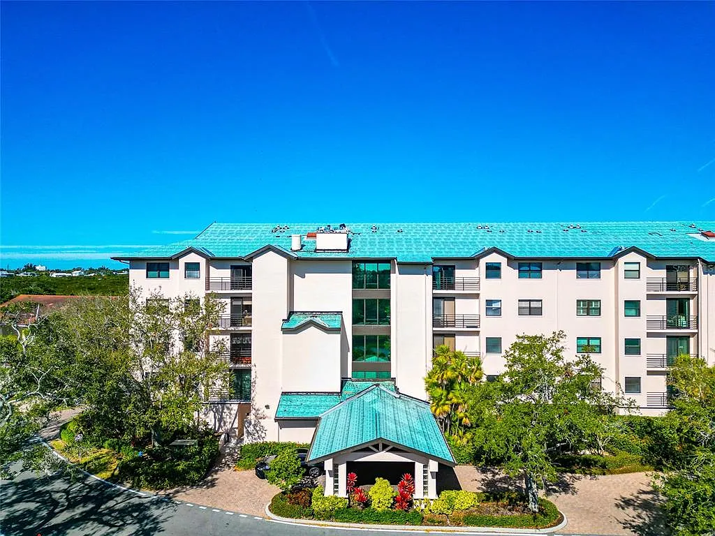 2 bed, 2.0 bath, 1695 sqft, $3,000 — Photo 2