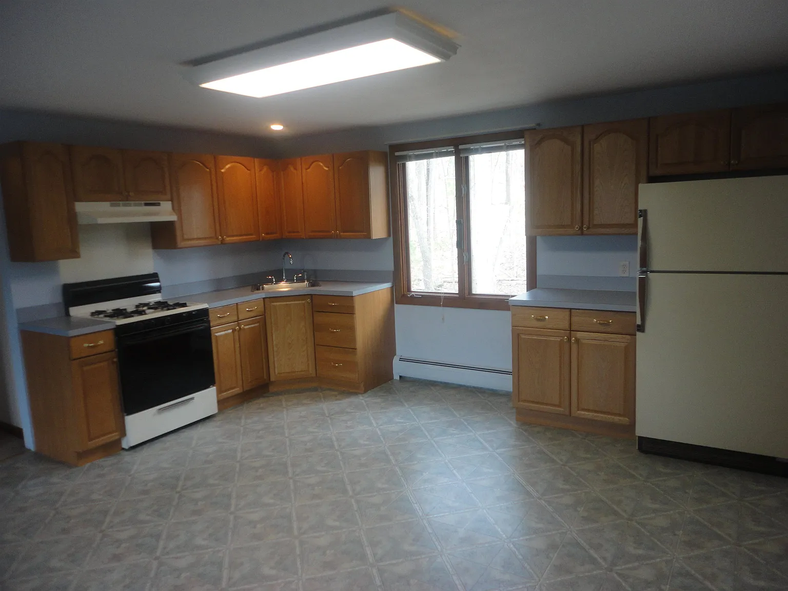 1 bed, 1.0 bath, 1096 sqft, $2,400 — Photo 3