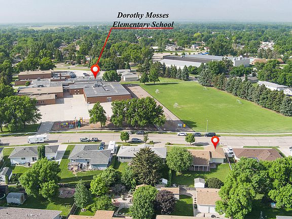 3rd image of 402 Tulsa Dr