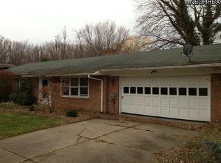1674 Meadows Rd, Madison, OH 44057