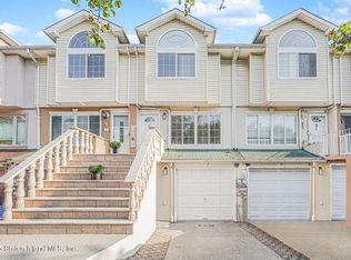 33 Ludwig Ln, Staten Island, NY