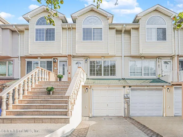 33 Ludwig Ln, Staten Island, NY 10303