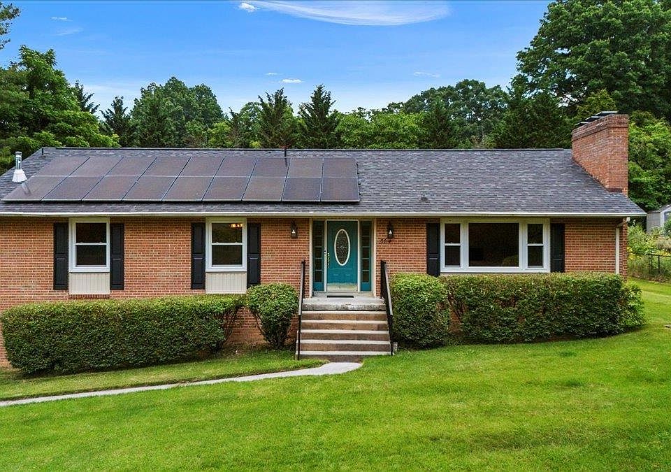 1st image of 304 Apperson Dr