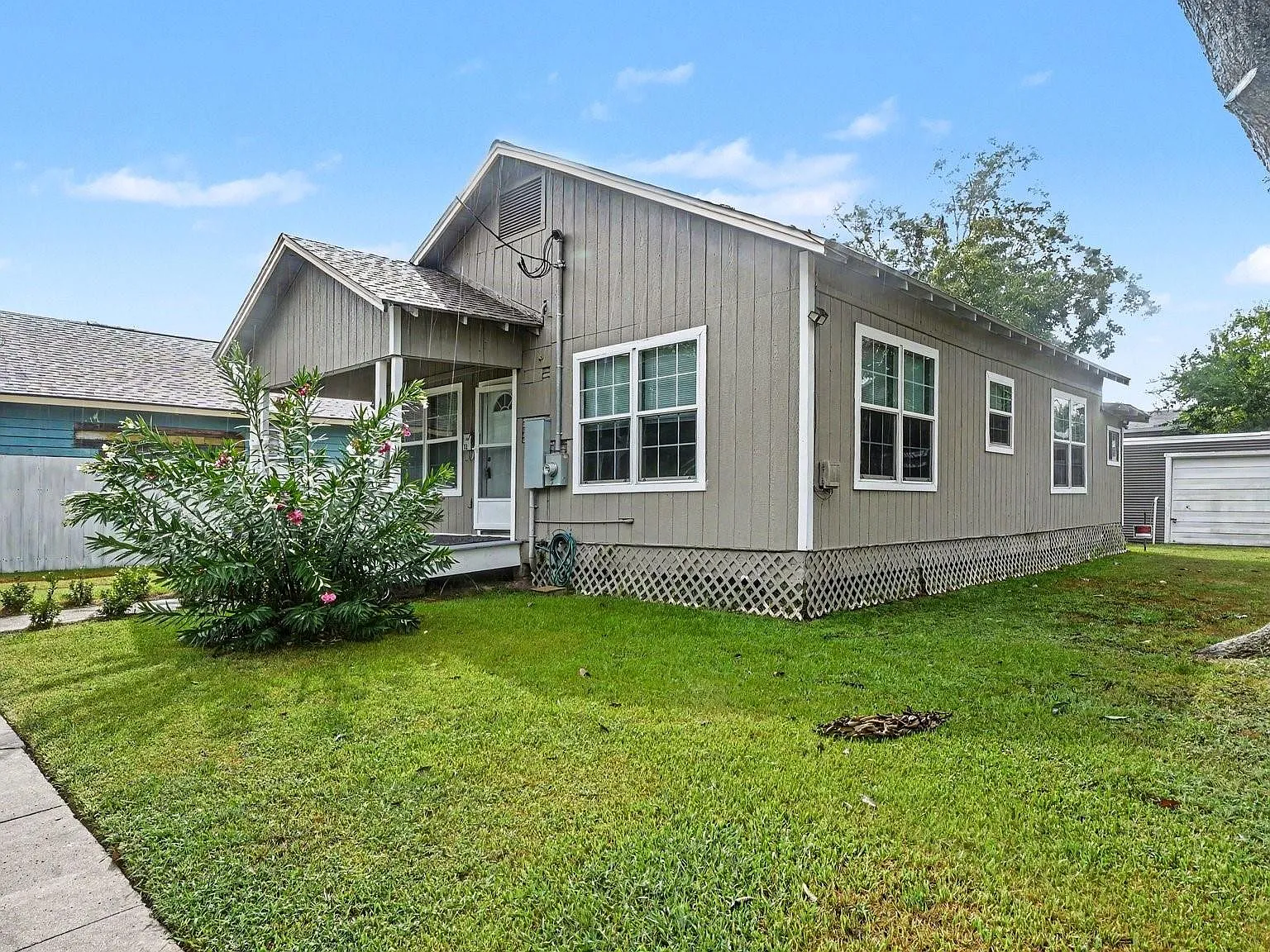 2 bed, 1.0 bath, 1078 sqft, $1,450 — Photo 3