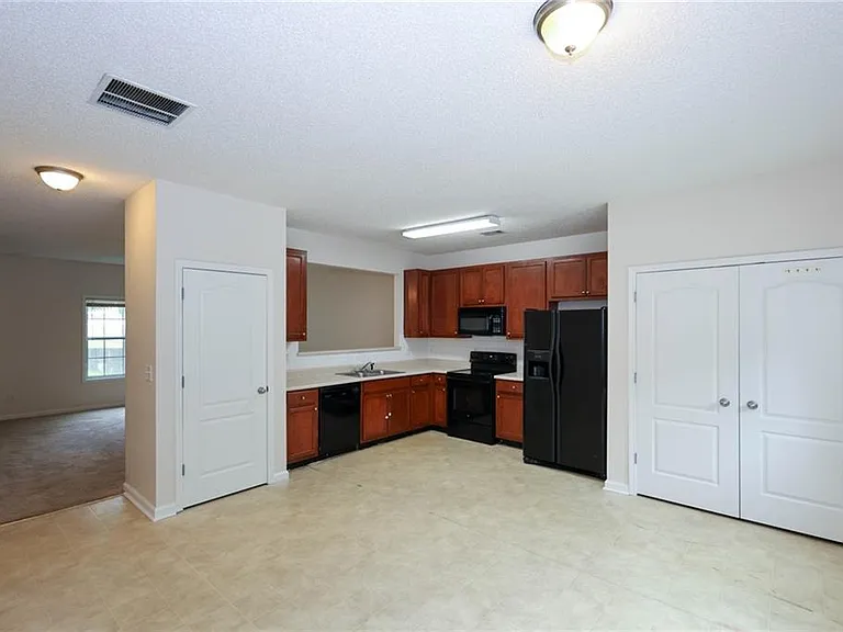 7705 Commerce Ct — Photo 15