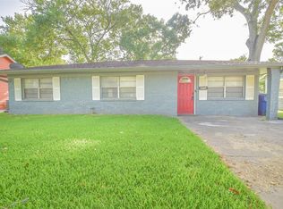 815 N Chenango St, Angleton, TX 77515