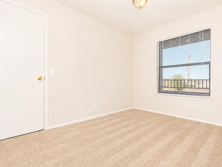 Riverbend Apartments — Photo 54