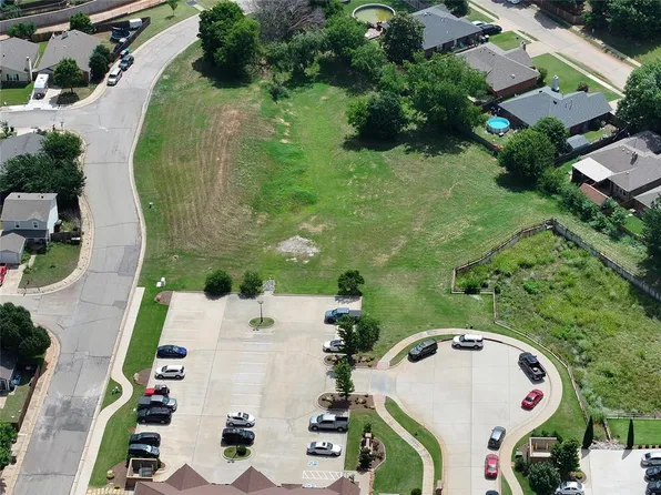 1 Astoria Ct, Edmond, OK 73034