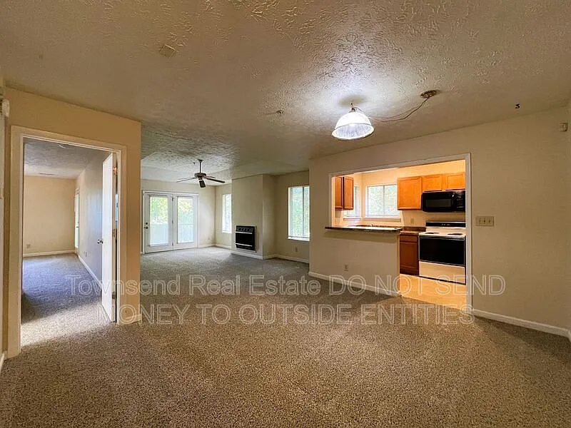 2 bed, 2.0 bath, 1100 sqft, $1,150 — Photo 2