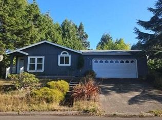 1575 SW Fairway Dr, Waldport, OR 97394