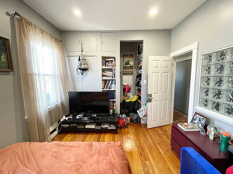 18 Sunset St #3 — Photo 7