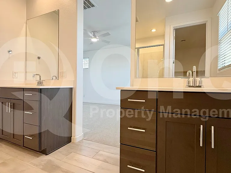 636 S Jacana Ln — Photo 19