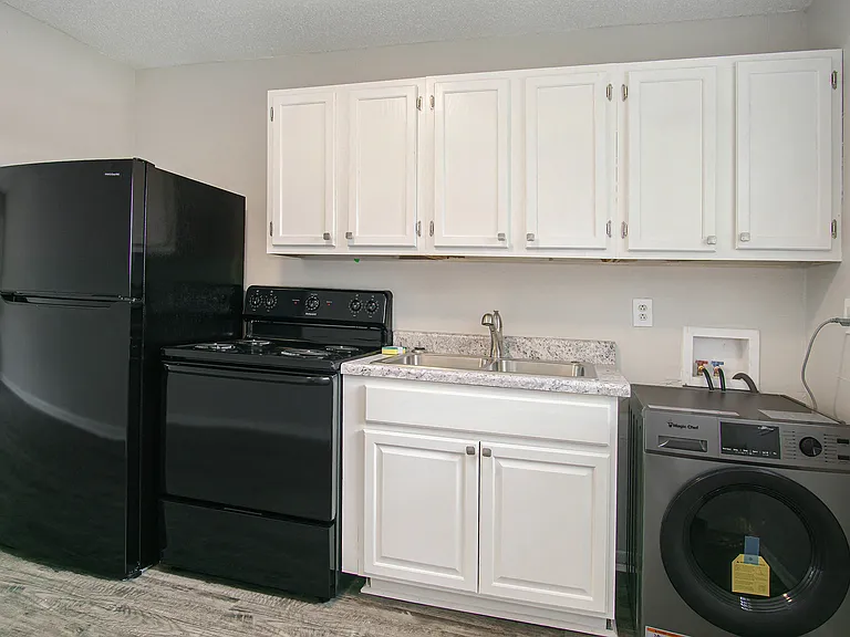 Uptown Villas — Photo 6