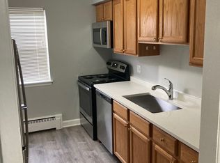 214 S Pine Ave #103, Arlington Heights, IL 60005