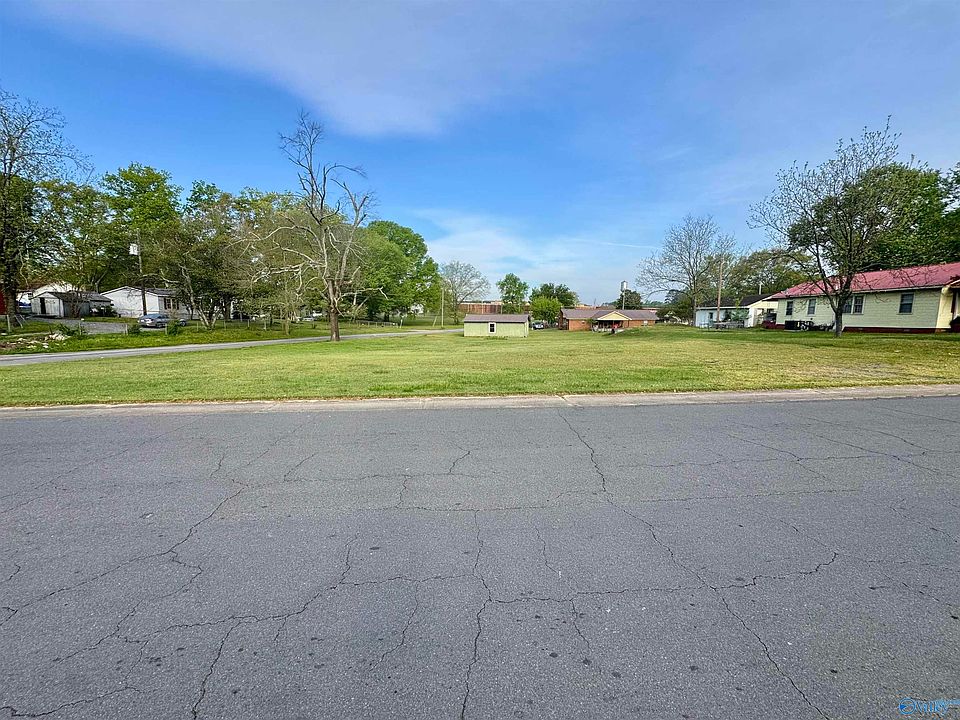 2nd image of 130 1st St