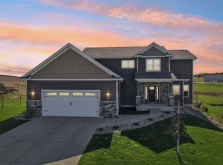 212 Ridgestone Dr, Lodi, WI 53555