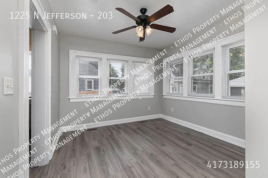 Building Photo - 1225 N Jefferson Ave #203
