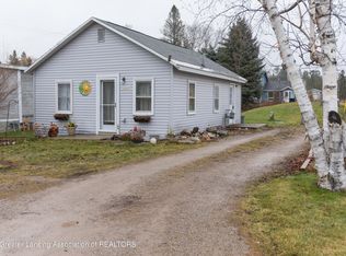 3459 Wood St, Indian River, MI 49749
