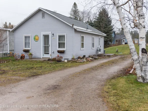 3459 Wood St, Indian River, MI 49749