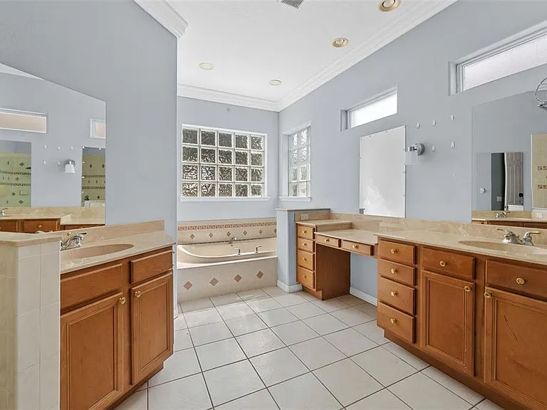 8507 Saint Marino Blvd — Photo 24