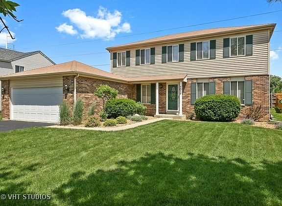 2nd image of 1017 Hyde Park Ln