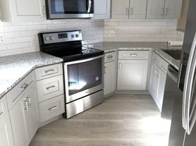 1330 S Monaco Pkwy