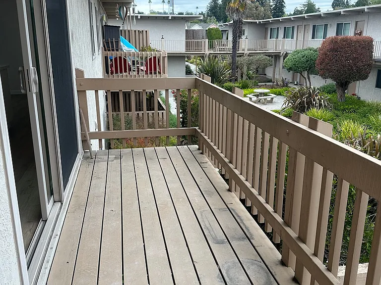 Plum Street Garden Apartments 501 Plum St Capitola, CA 95010 — Photo 11