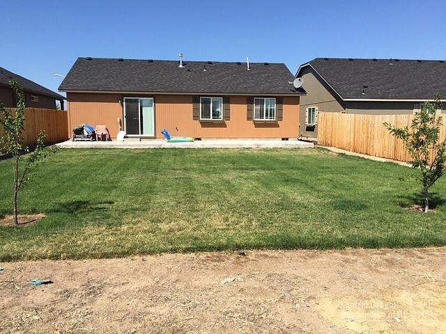 2nd image of 688 NW Green Forest Cir