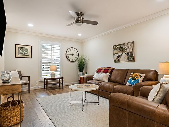 4th image of 1010 Country Club Rd APT N3
