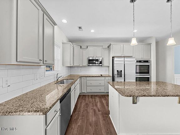 5th image of 3025 Wilton Way