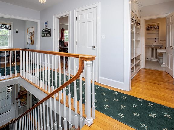 3rd image of 485 Glen St