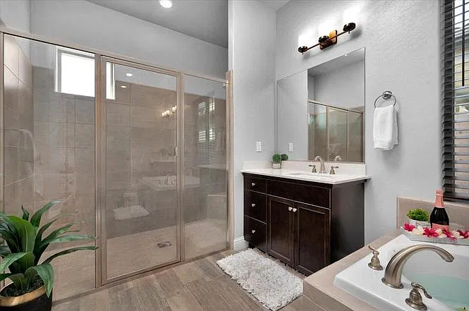4 bed, 2830 sqft, $4,000 — Photo 2