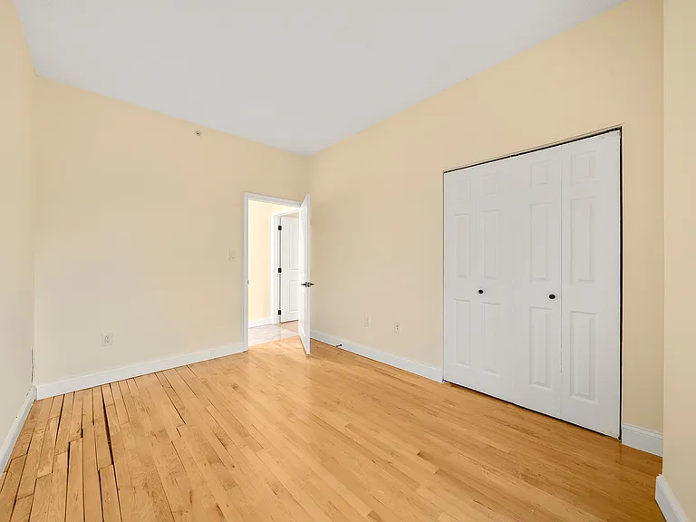 399 11th St #206 — Photo 22