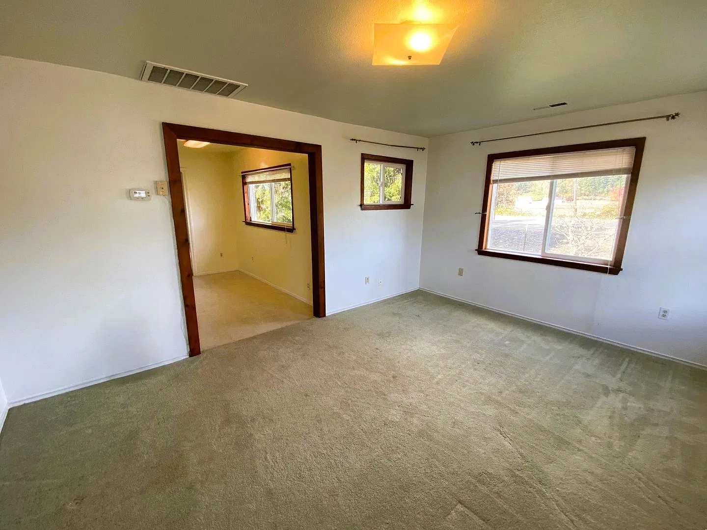 ~Sutherlin 2 Bedroom House in a Country Setting~ — Photo 4