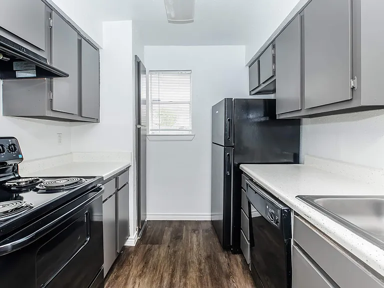 Bayou Park Apartments — Photo 92